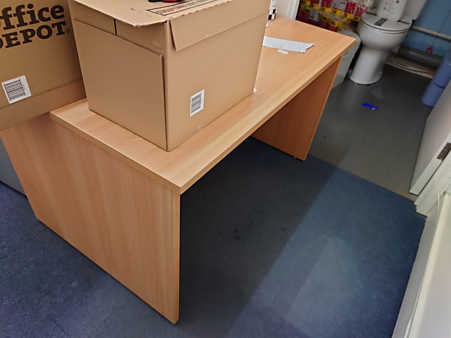 Desk (box)