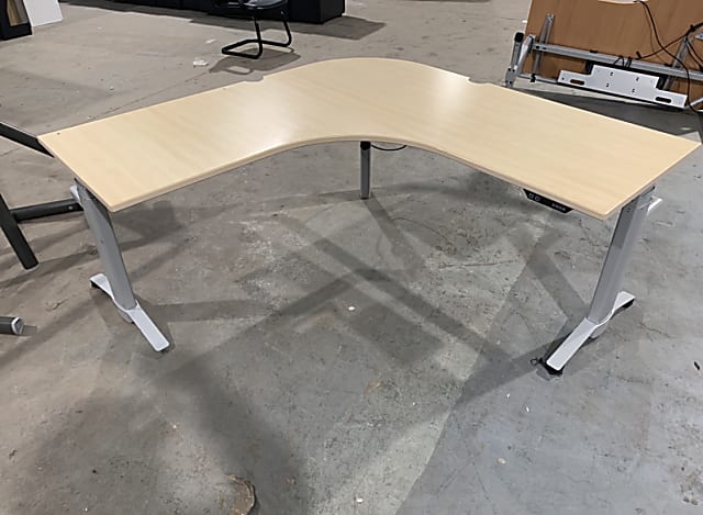 Steelcase Electric height adjustable desk