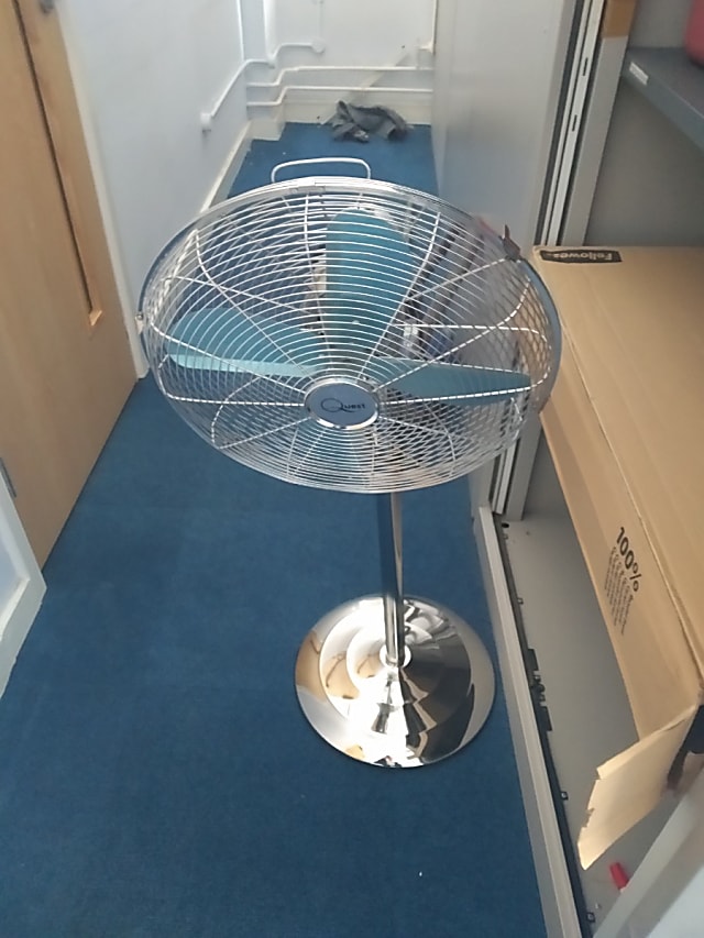 Free standing fan