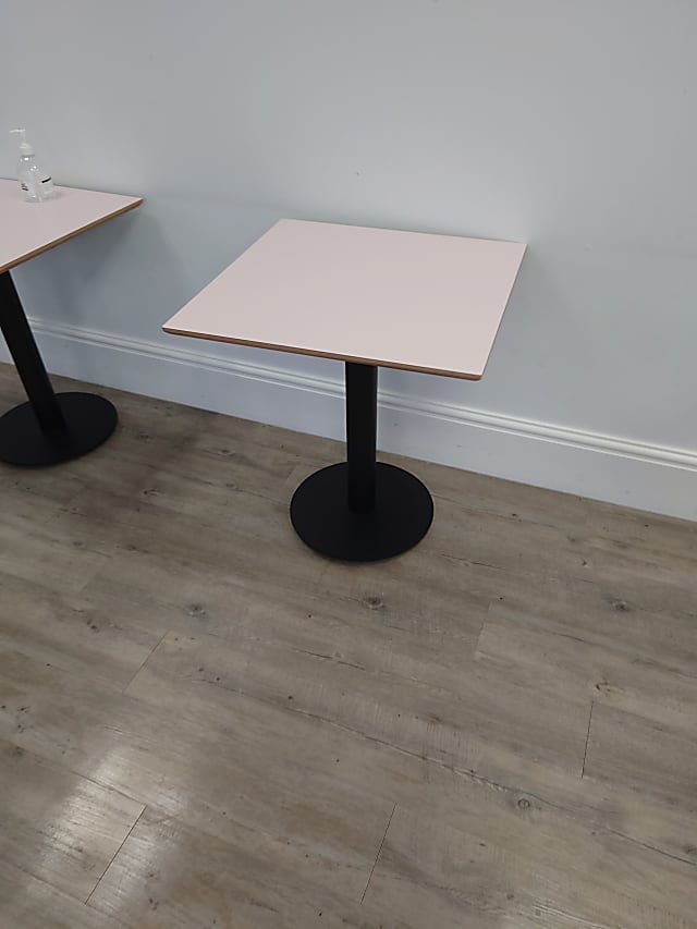 Square table 