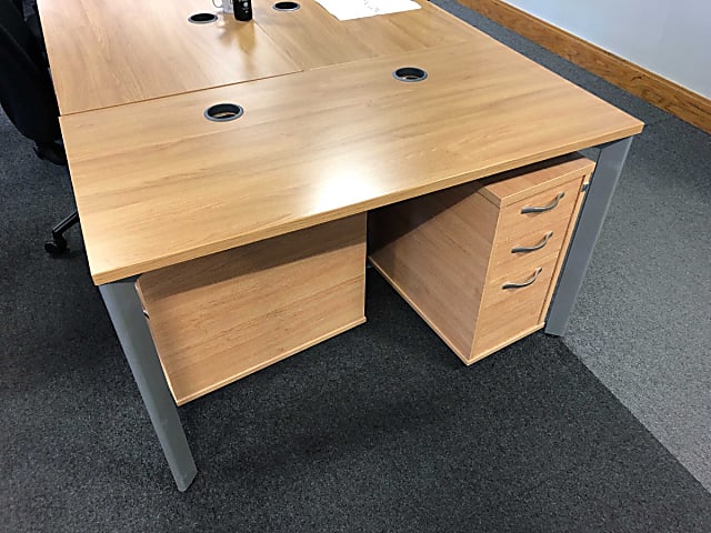 Single wooden desk 120cm