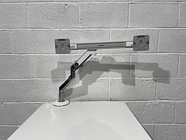 Humanscale M50 dual Monitor arm with vesa plates