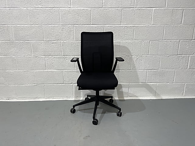 Black Rolling operator office chair