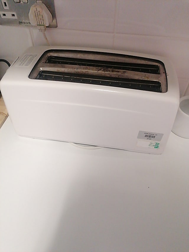 white 2-slice bread toaster