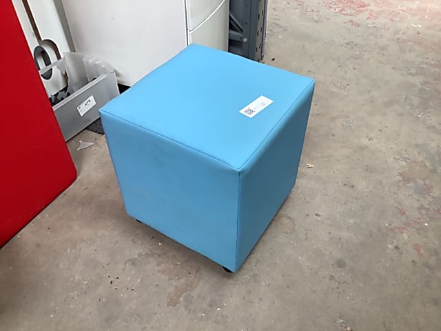 Cube leatherette sponge stool 