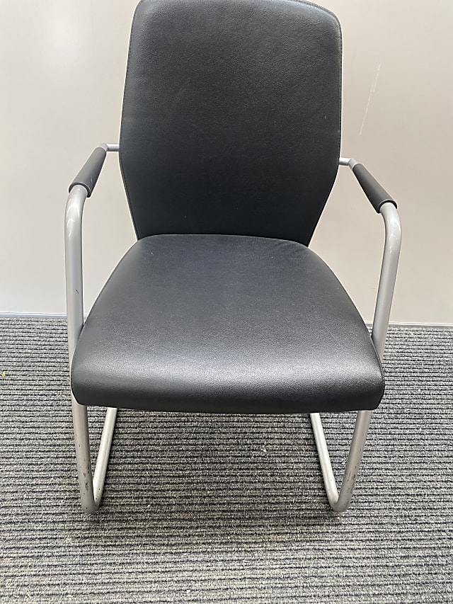 SitLand leather Meeting room chair wooden back