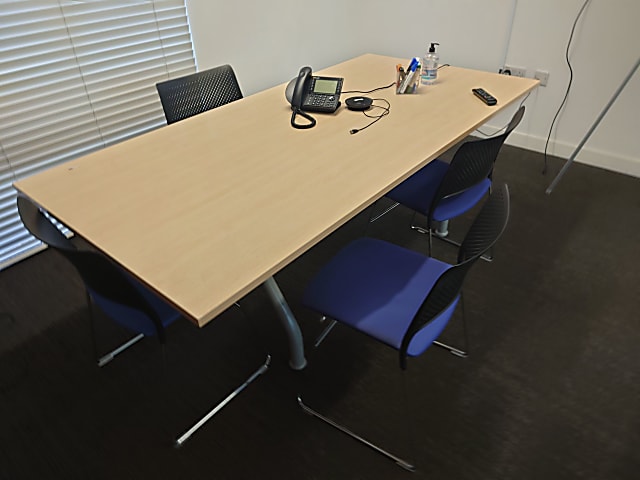 Meeting table 