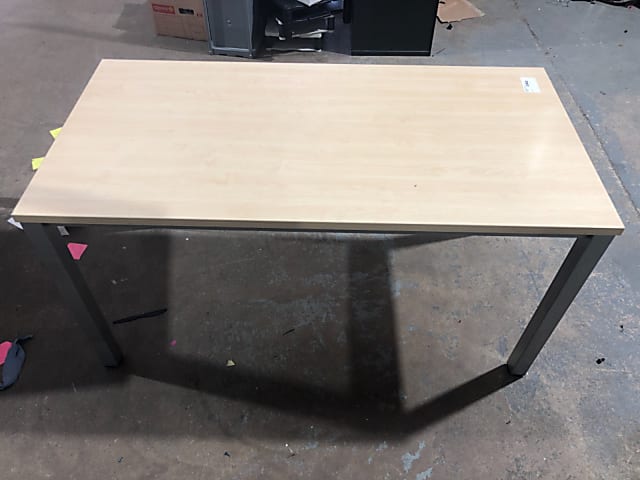 Desk 140cm