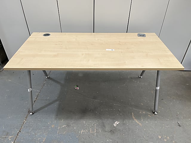 Single  desk 160cm