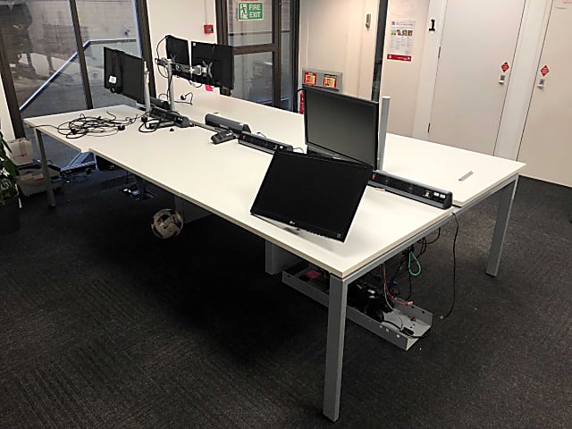 Bank of 6 desks, 100cm tops