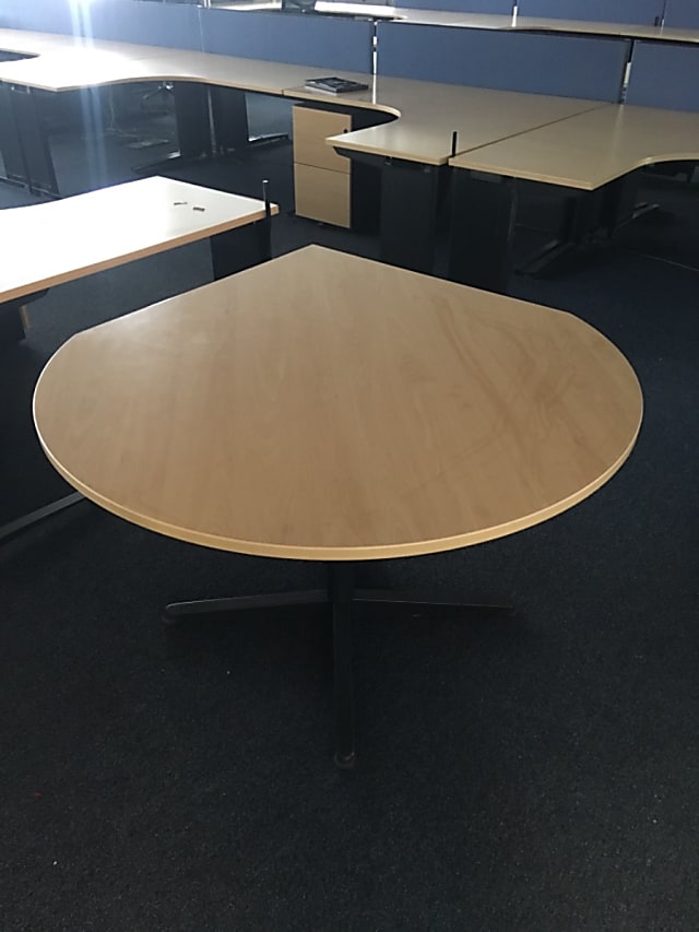 Teardrop corner table