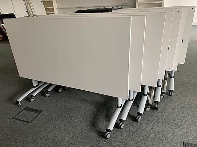 Folding desks on wheels