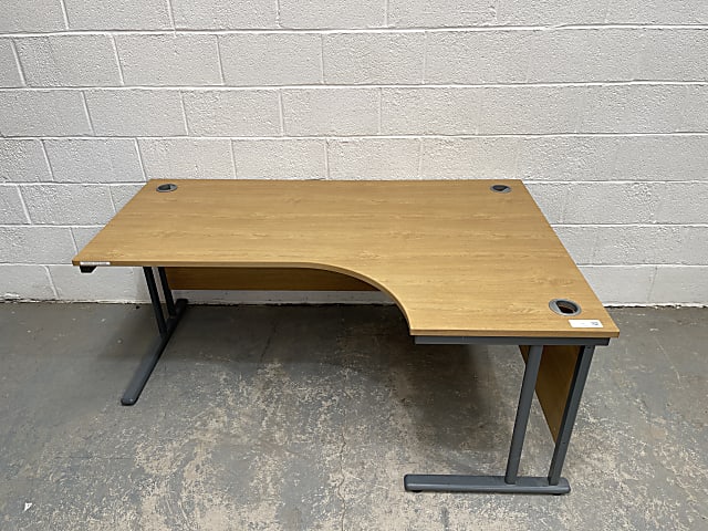 Right hand corner desk 180cm