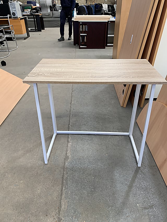 Folding table