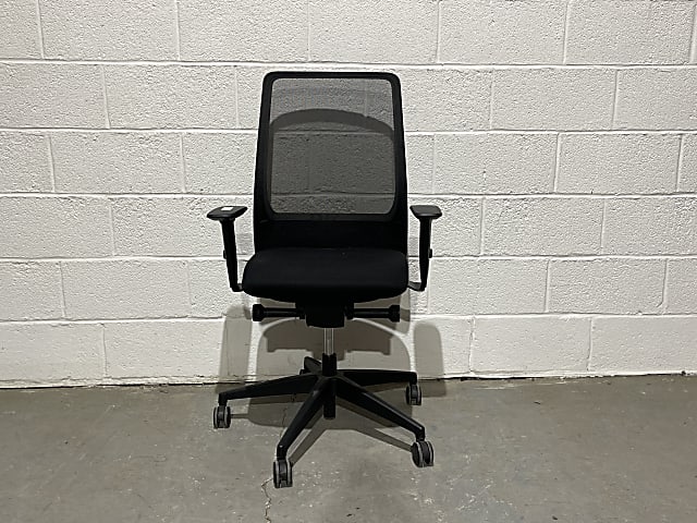 Interstuhl mesh back office operator Chair 