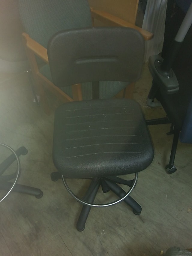 black rolling chair