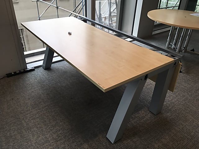 Single desk 160cm