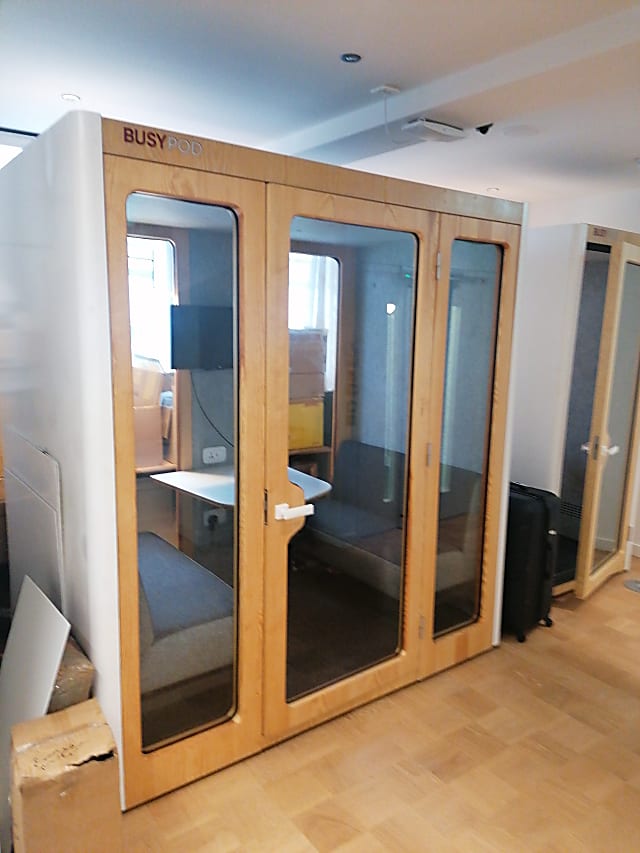 Busy Pod Large 4 person privacy booth