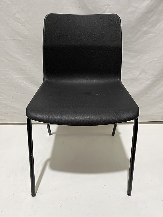 Spaceforme KM Black chair black legs