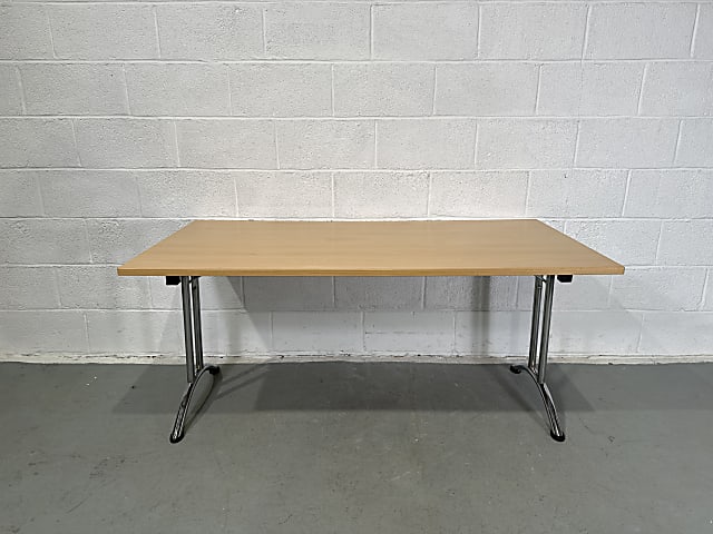 Table with folding legs