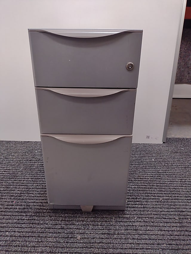 Slimine storage pedestal