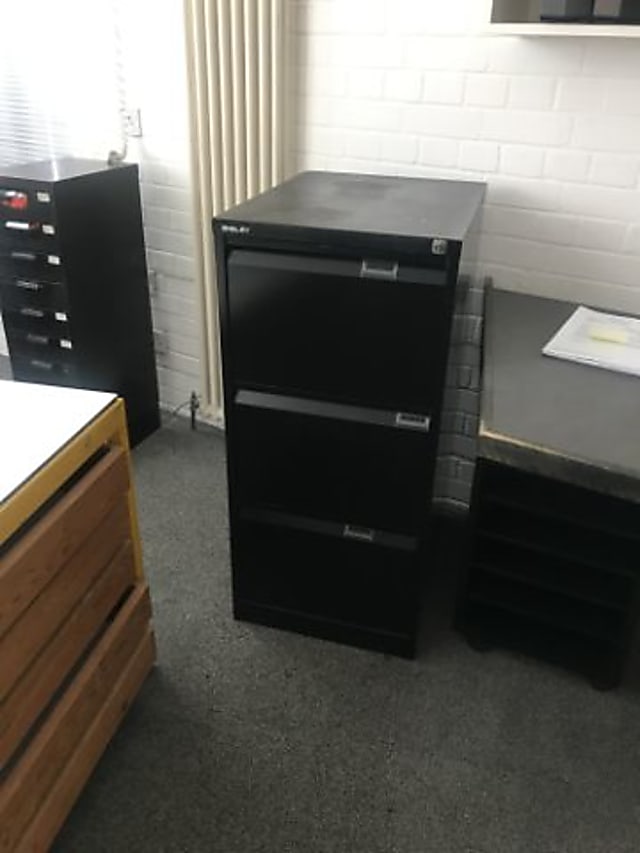 3 drawer  filing cabinet