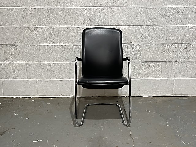 Senator SY06 Black leather stackable chair