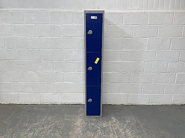  3 door Locker with keys