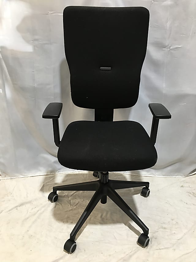 Black Steelcase Please task chair