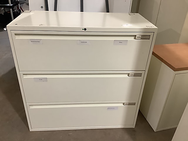 Metal cabinet 