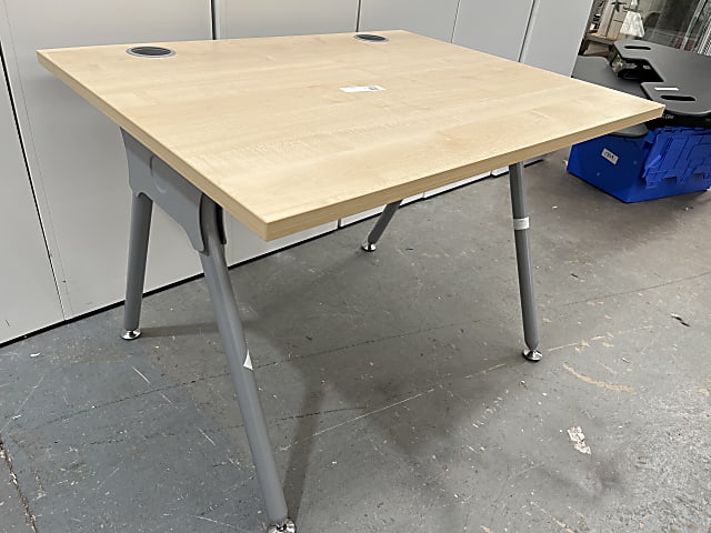 Small single desk 100cm