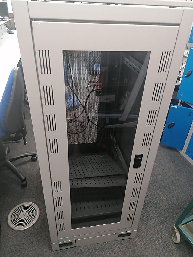 Server cabinet