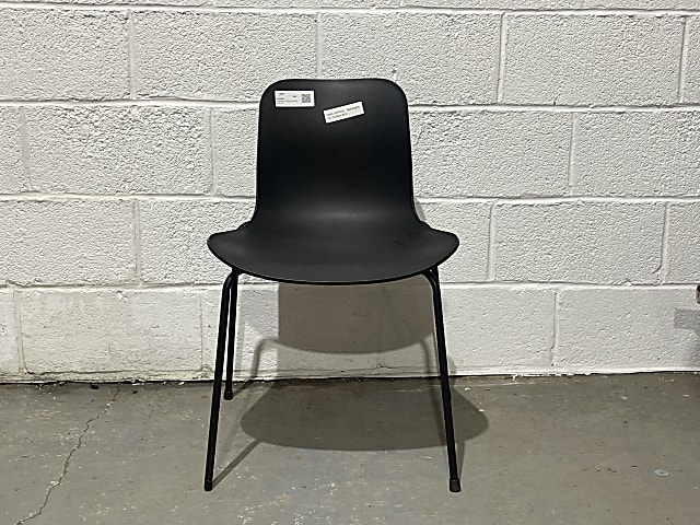 Langue Norr 11 Design by KR black bucket chair