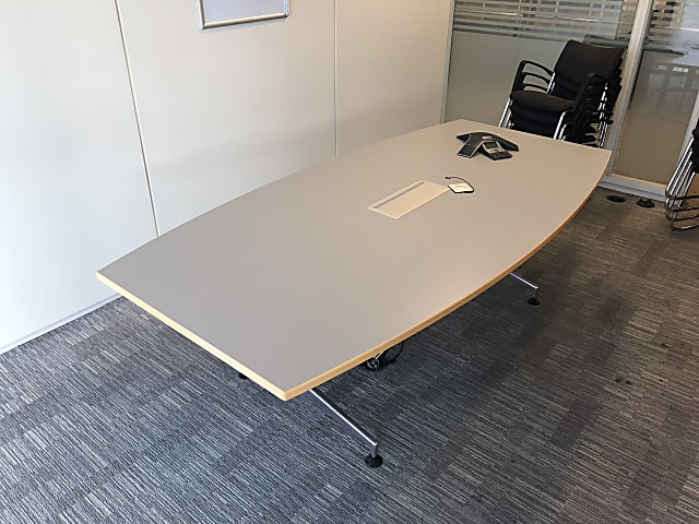 Meeting table