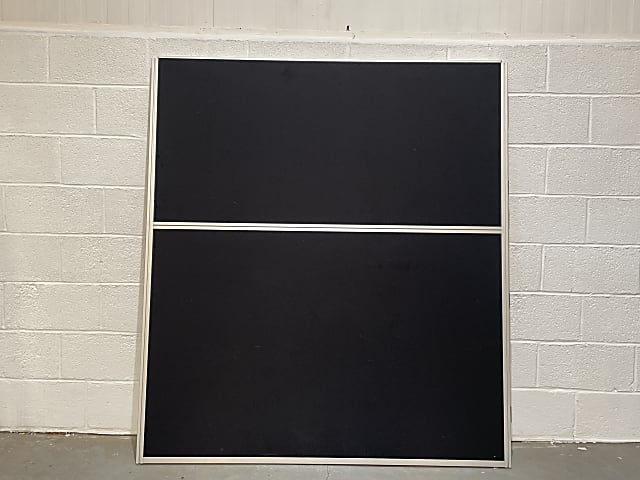 Black Screen Divider 