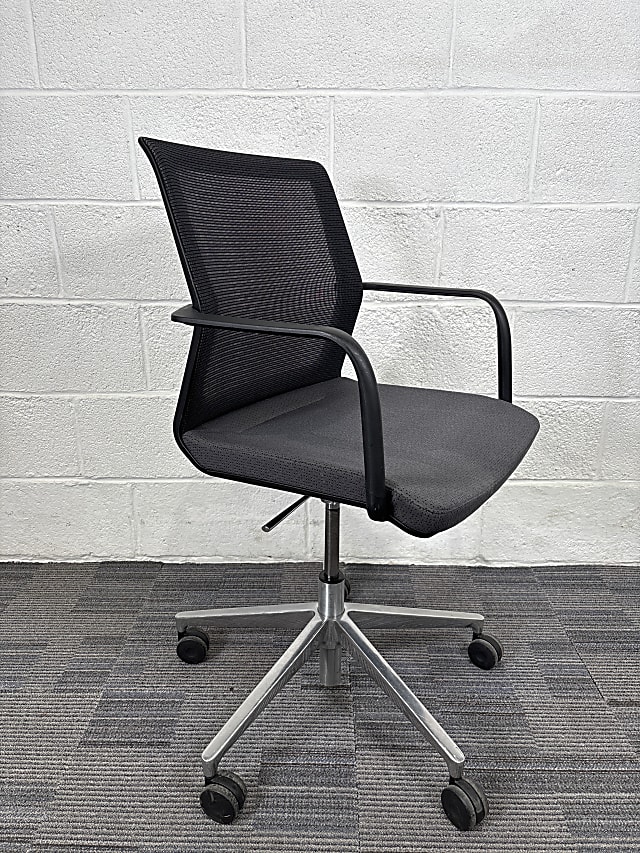 Orangebox Workday armchair 