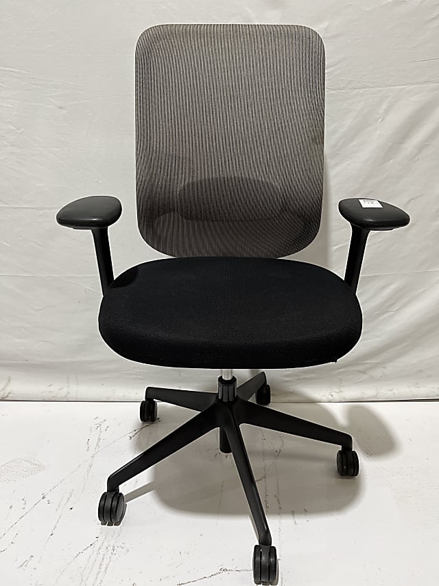 Orangebox Do office operator chair padded seat mesh back