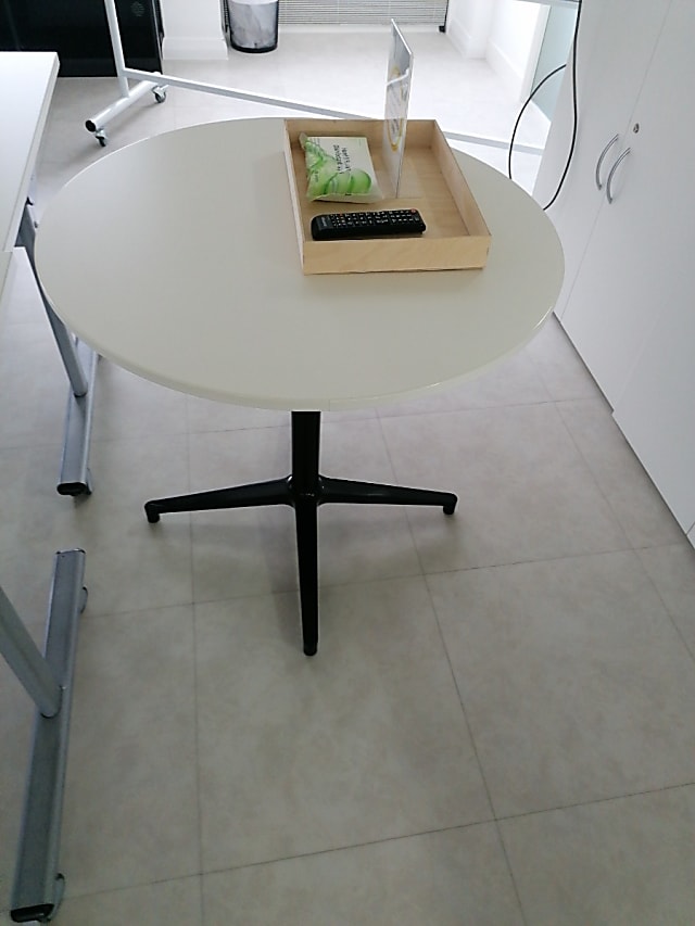 Round white Vitra table