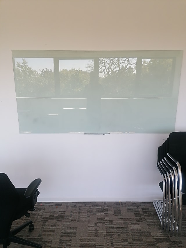 Glass whiteboard