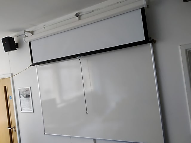 Projector screen