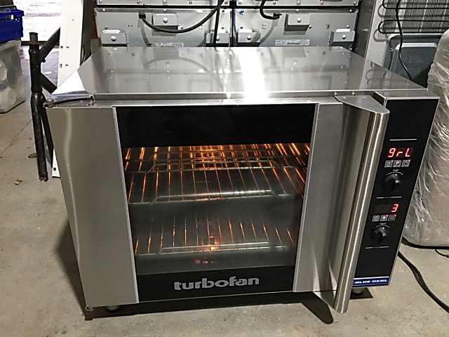 E31D4 Blue Seal Turbofan convection oven