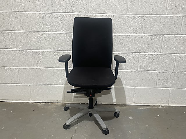 Konig Neurath Black operator Chair 