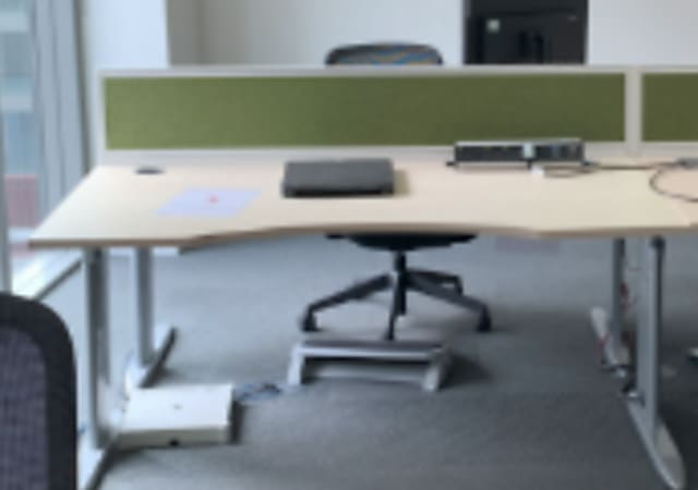 Bank of 4 desk