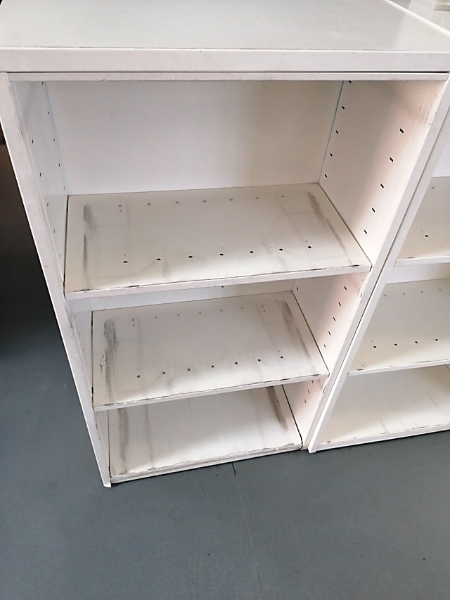 NR metal bookcase