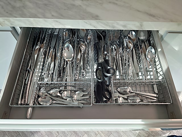 Cutlery draw