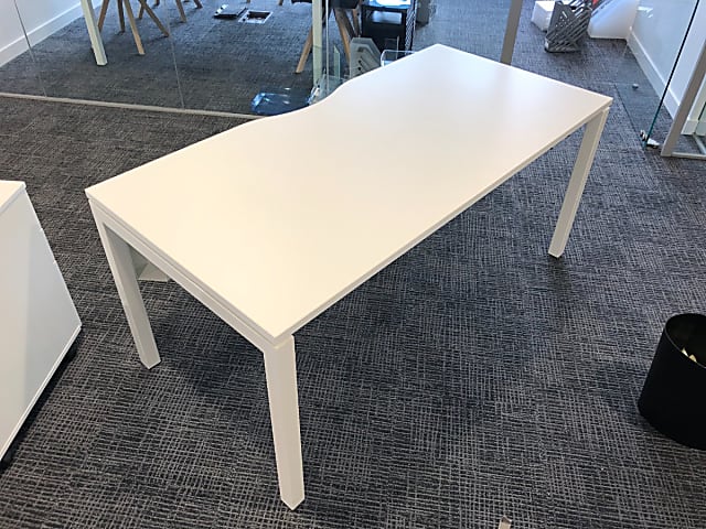 Single desk 160cm