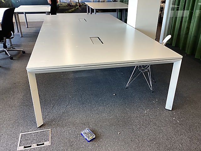 rectangular white table 320 x 160