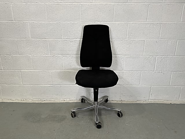 Kinnarps black chair missing knob 