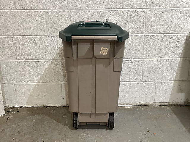 plastic waste bin (green lid) 