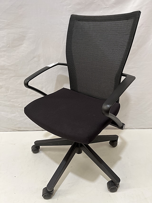 Haworth Comforto office operator chair